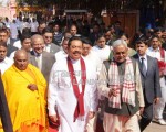 President Rajapaksa visits Bodh Gaya, India amid protests