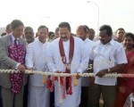 President Rajapaksa declares open Kalladi Bridge linking East and South (Inc. Photos)